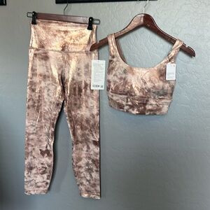 Brand New LuluLemon matching set!  Sz 6 - beautiful
